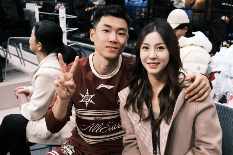  很搭！高詩巖妻子曬多張美照：打卡全明星 吉林下次見