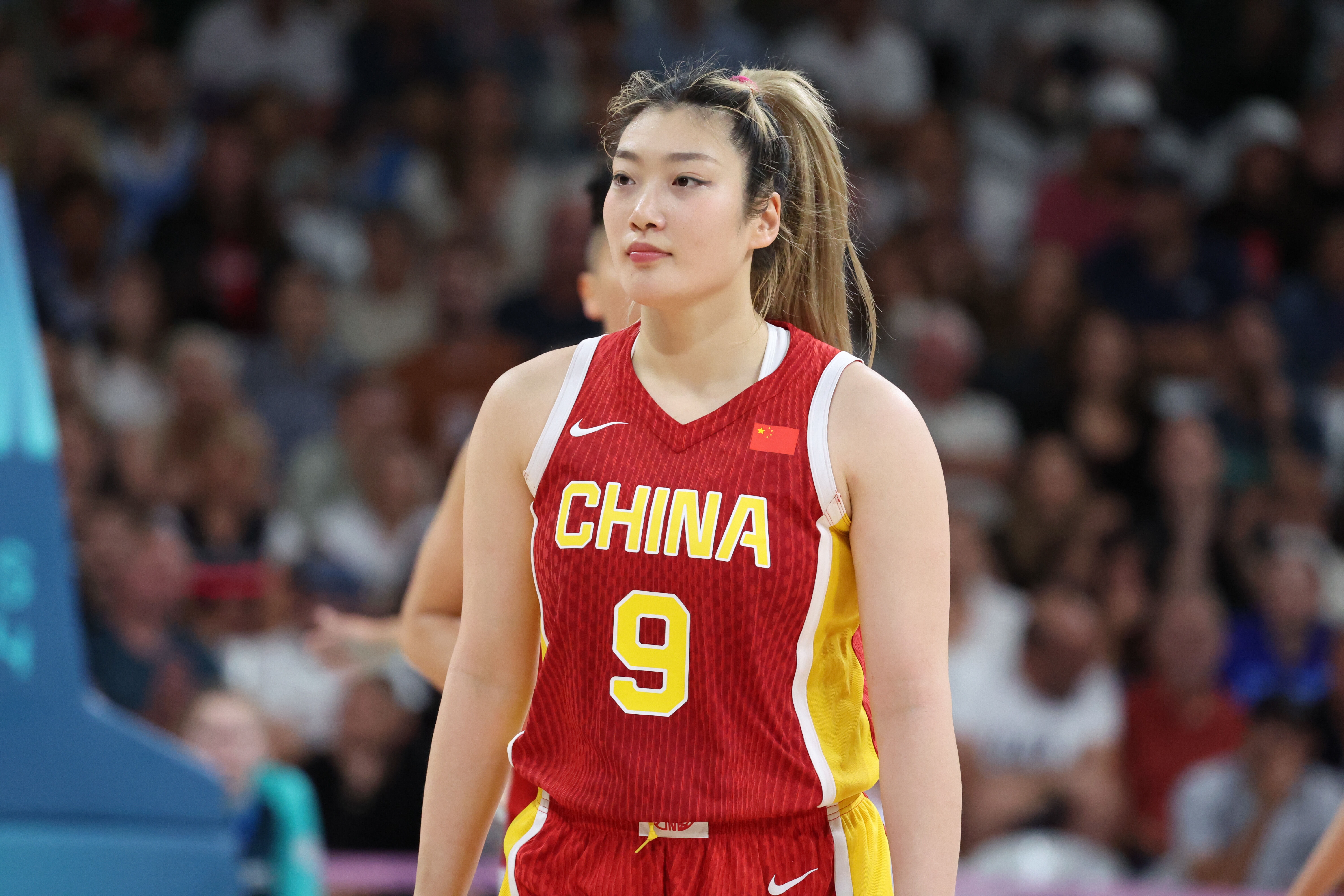  李夢三八婦女節(jié)更博：致敬每一個我們 祝我們節(jié)日快樂！