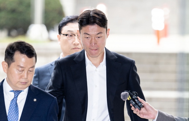  韓國國腳黃義助非法拍攝不雅視頻，一審被判有期徒刑1年緩刑2年！