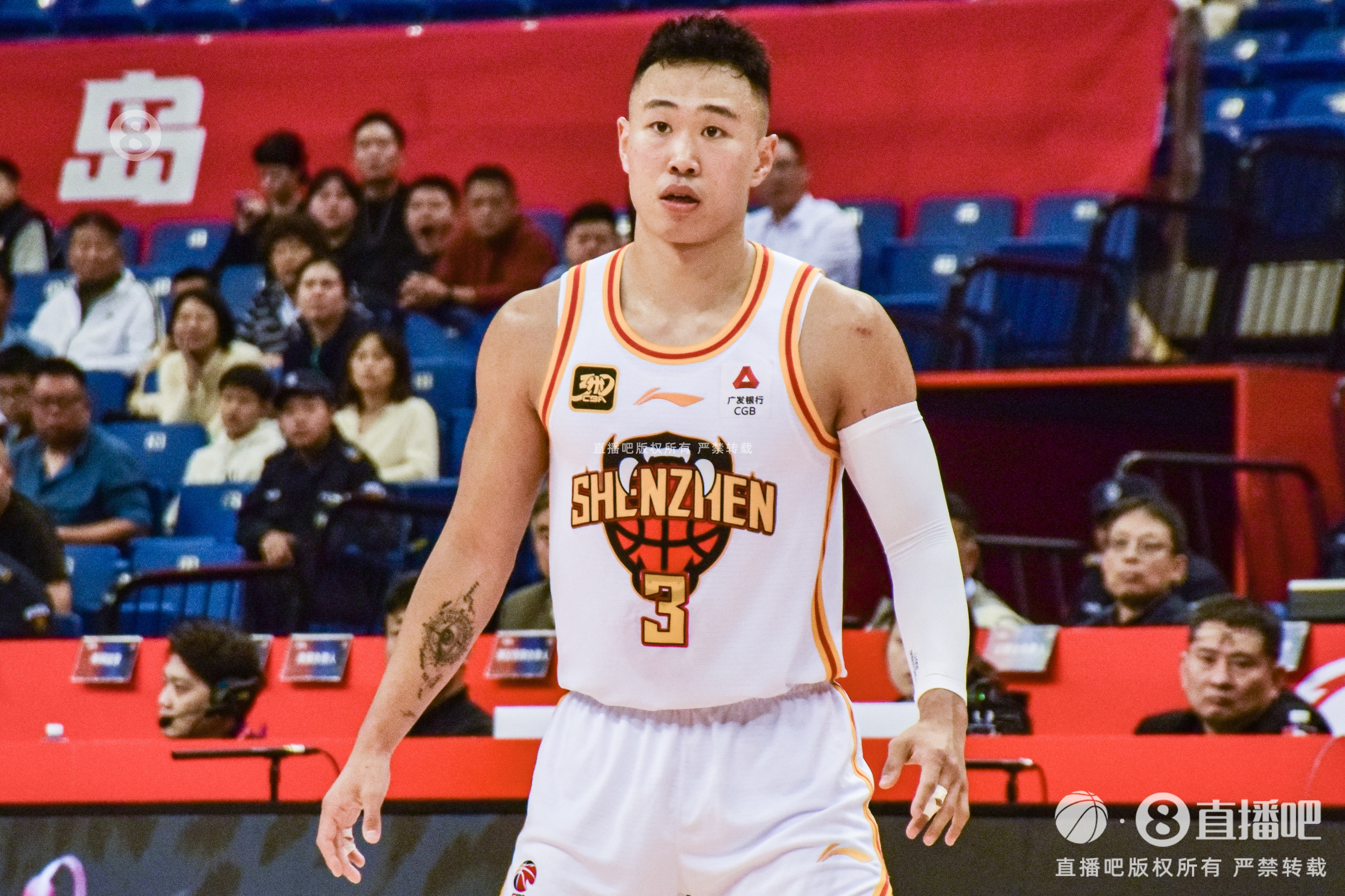  攻防俱佳！賀希寧17中8&三分7中3拿到19分 貢獻4次搶斷