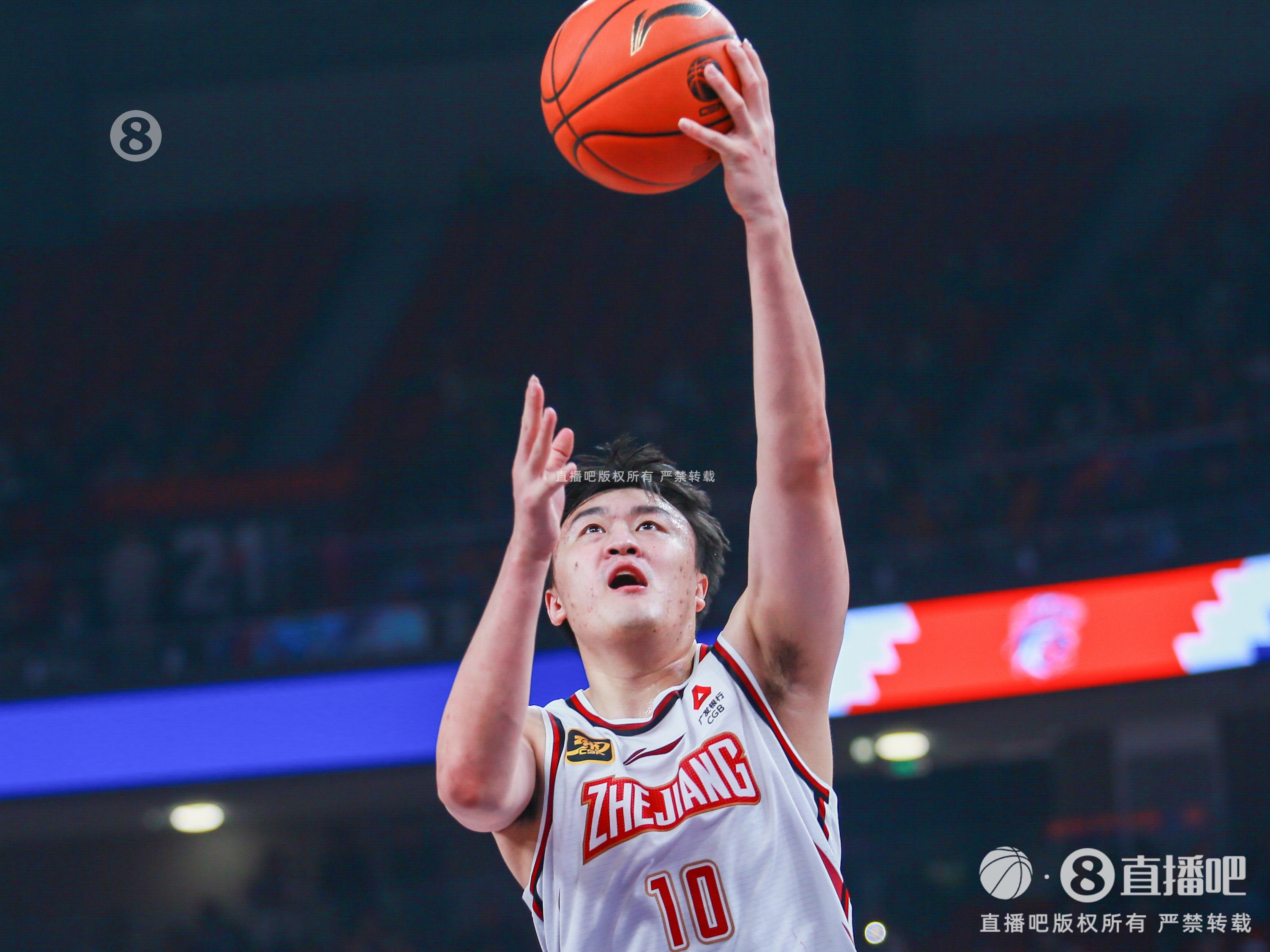  獲勝功臣！劉澤一11中9高效砍下19分13板2斷 拼下3前場(chǎng)籃板
