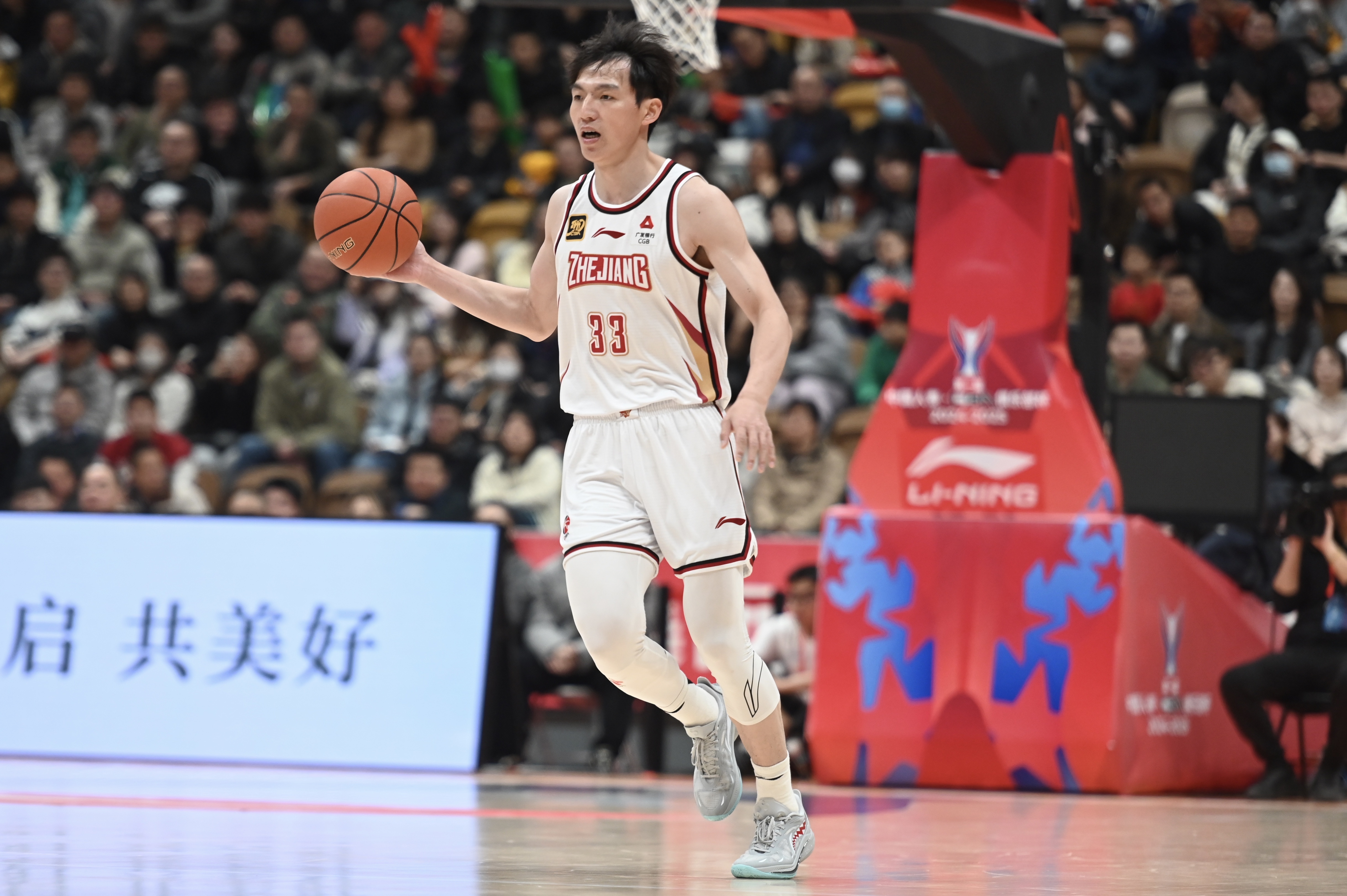  雙槍表現(xiàn)不錯！吳前和陸文博均9中5&三分合計15中7合砍30分