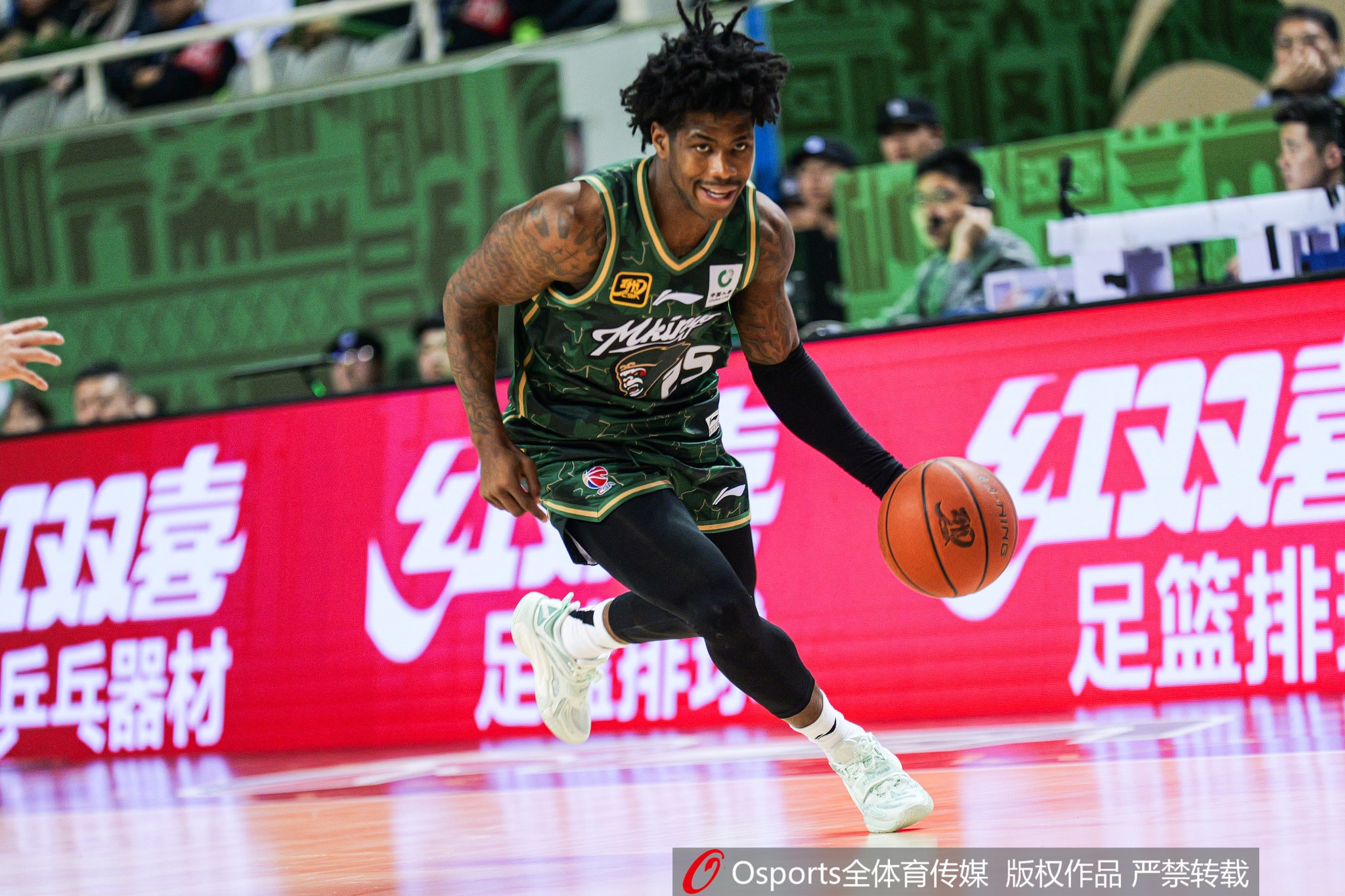  這外援猛得很！肯德里克-戴維斯16投12中&罰球18中15砍43分6板9助